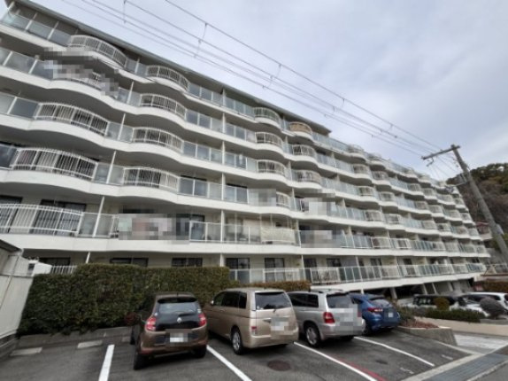 コボリマンション夙川老松台Ｄ棟の外観|ローンのご相談も承っております。様々な住まいのお悩みもご相談ください。お客様それぞれにあったマイホームご購入をお手伝いいたします。