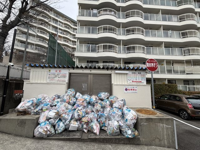 コボリマンション夙川老松台Ｄ棟のその他共用部分|衛生面への配慮もうかがえる、心地よく利用できるごみ置き場です。