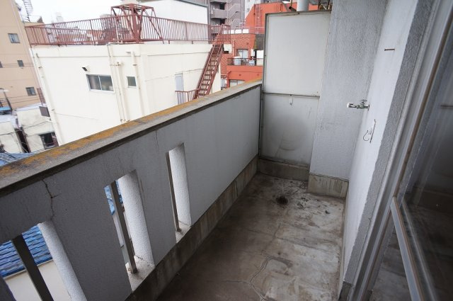 大熊マンションのバルコニー
