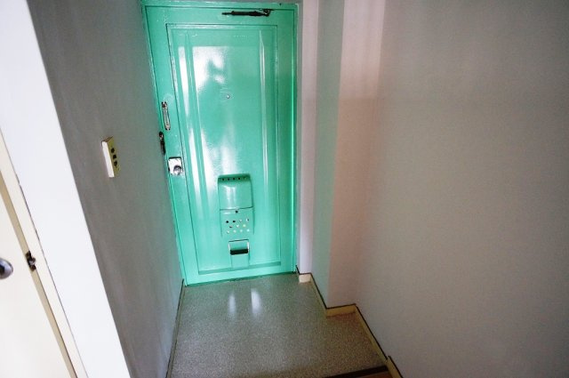 大熊マンションの玄関