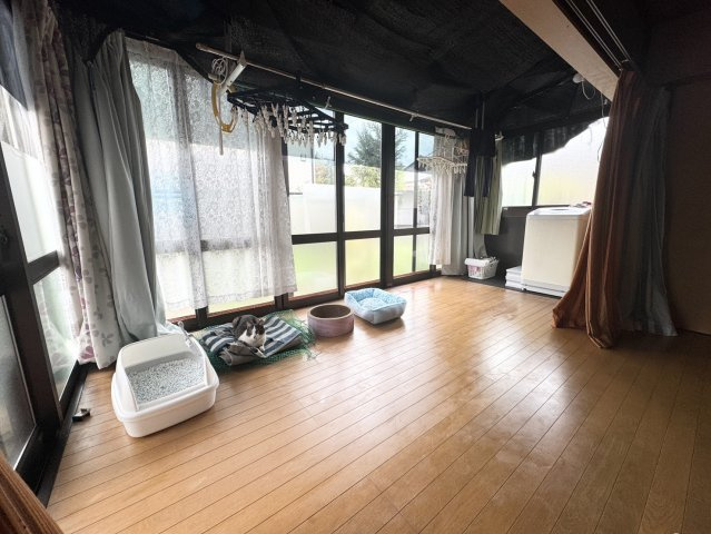 家庭菜園ができる平家♪温泉も駅も近いのどかな暮らしの最適解♪日光鬼怒川温泉のその他|サンルームです