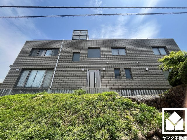 西宮市上甲東園1丁目の外観|全居室に窓がございます。明るい陽光がたっぷり差し込む心地よい生活空間です。