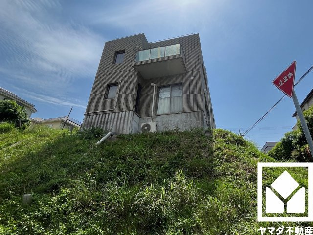 西宮市上甲東園1丁目の外観|全居室に収納がございますので、お部屋の広さを最大限に活用できます。