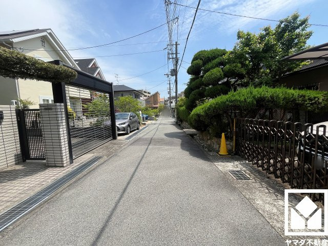 西宮市上甲東園1丁目の前面道路含む現地写真|お問合せお待ちしております。