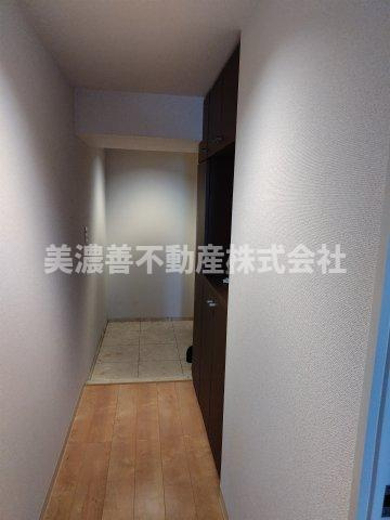 ６６３６８　エスポア岐阜・1番館の玄関