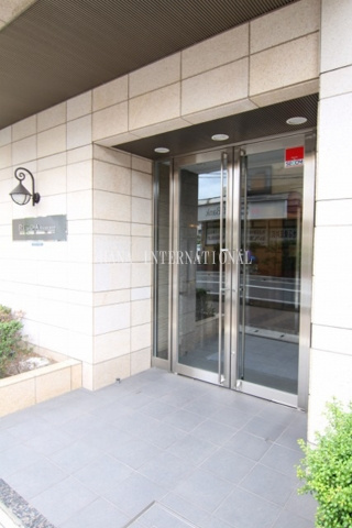 レジディア浦安のエントランス