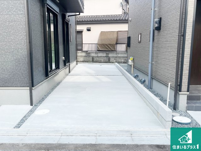 加古川市東神吉町出河原　新築一戸建ての駐車場|2台分の駐車スペース有り！急な来客でも安心です！