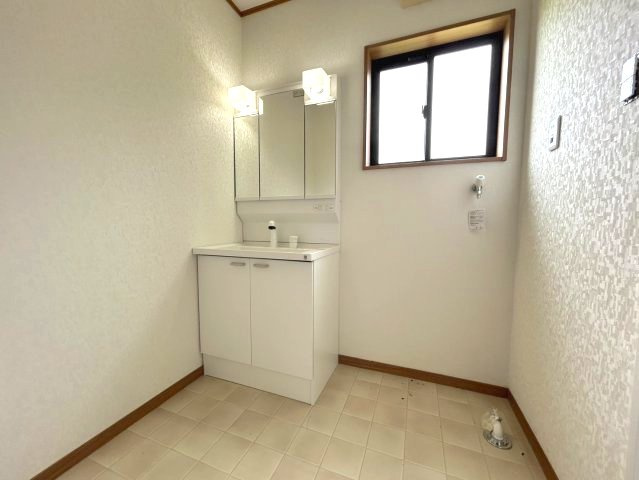 中古戸建　千曲市寂蒔の独立洗面台