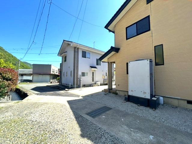 中古戸建　千曲市寂蒔の前面道路含む現地写真