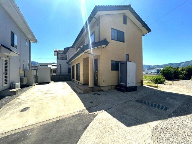 中古戸建　千曲市寂蒔の駐車場