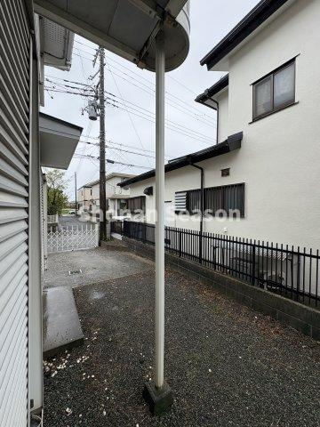 【設備】 | 雨戸付なので悪天候の日も安心！不審者から大切な家族を守ります♪