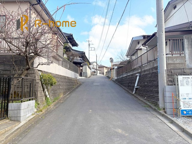 第1取手市駒場　新築戸建て　1号棟の前面道路含む現地写真|『今から見たい！』大歓迎です♪
お気軽にＲ－ｈomeまでお問い合わせください。