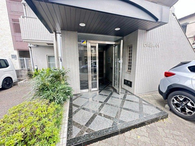 【エントランス】 | ＣＲＥＡ・Ｈ | 落ち着いたエントランスです