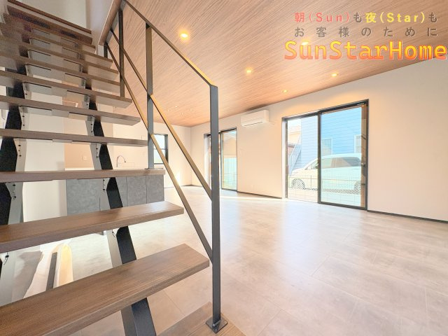 【サンスターホーム現地販売物件】あきる野市伊奈　新築戸建の居間・リビング