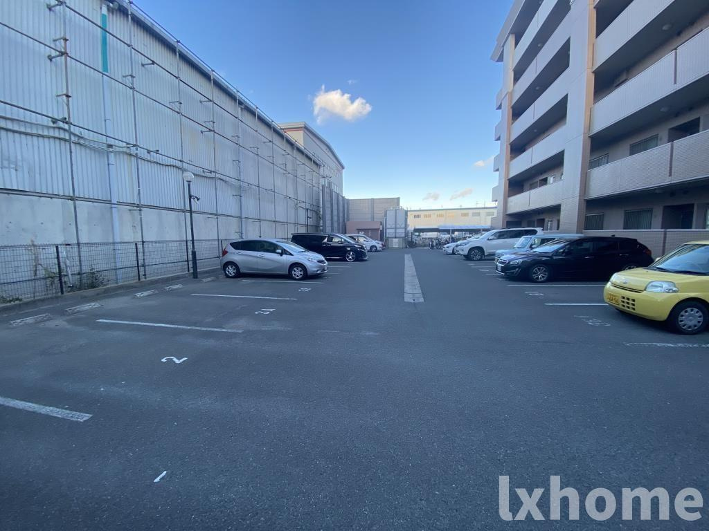 大井路の駐車場|駐車場があるので、車を買う予定の方も安心です