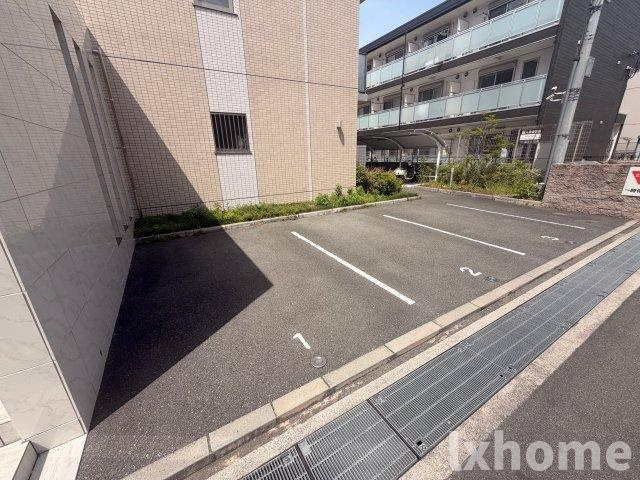 メゾンさわやかの駐車場