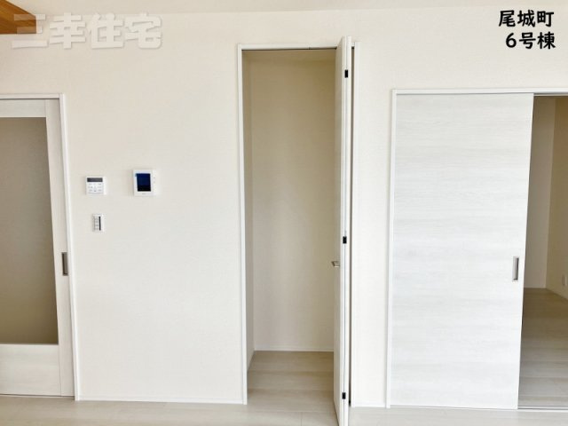 碧南市尾城町6号棟の収納|リビング収納とっても便利