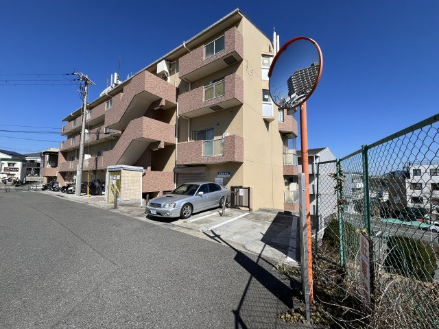 サニーパレス神陵台の外観