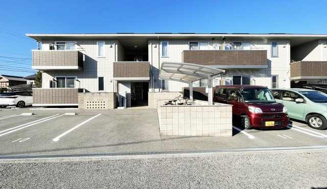 カーサ　モエハの駐車場