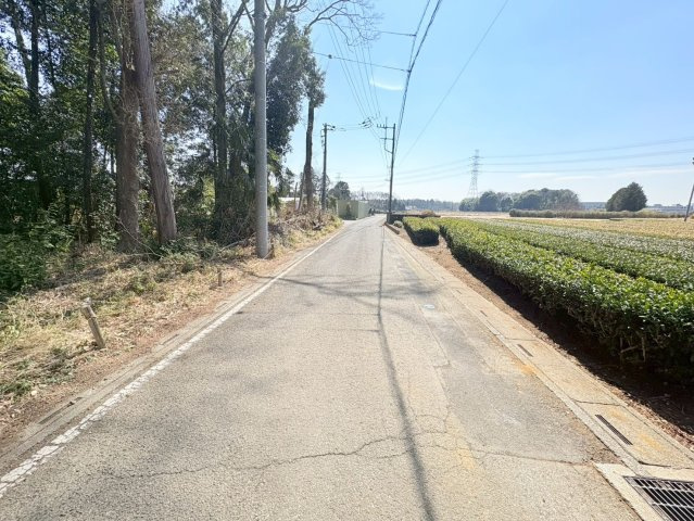 鶴ヶ島市三ツ木　資材置場用地　「鶴ヶ島ＩＣ」1㎞　268坪の前面道路含む現地写真