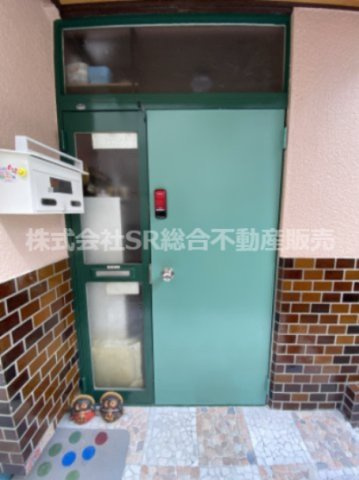 永和1丁目中古戸建の玄関|シンプルで使いやすい玄関です