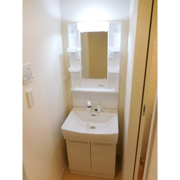 キャメル草加氷川町Ⅱの独立洗面台