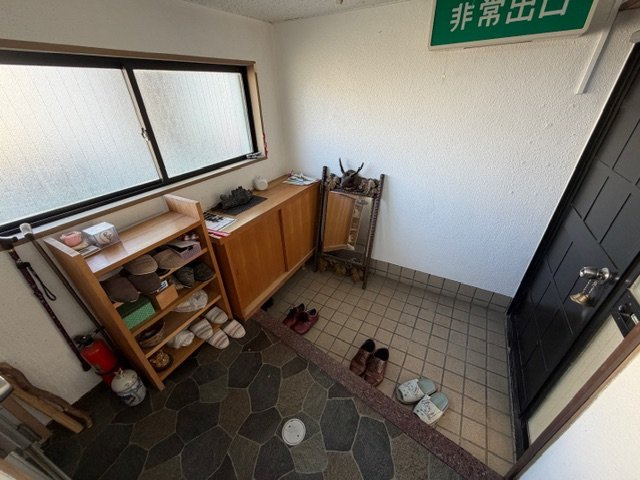 青山一丁目　中古住宅の玄関