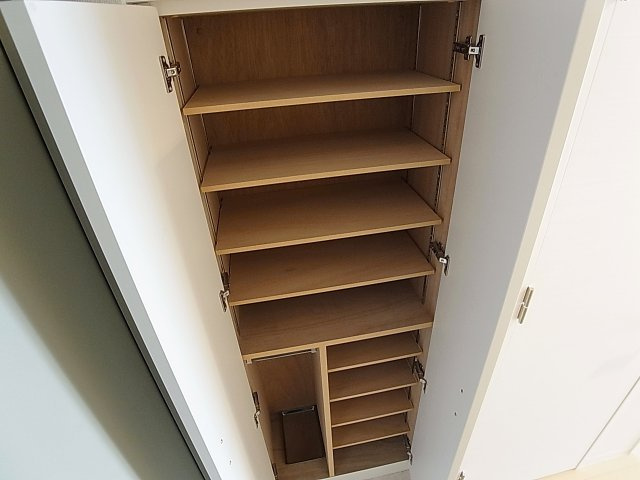 KMS新生水木通の玄関|シューズＢＯＸ完備