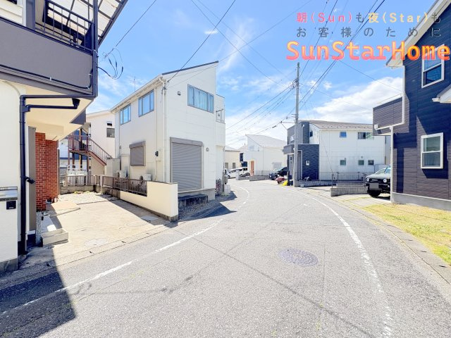 【サンスターホーム】青梅市河辺町6丁目　リフォーム済み中古戸建の前面道路含む現地写真