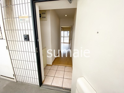 ジェイド・パレスの玄関