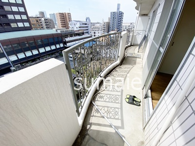 ジェイド・パレスのバルコニー