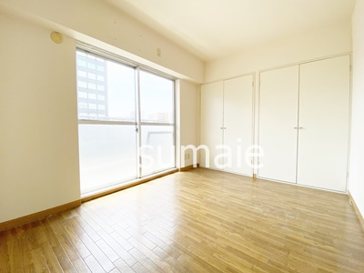 ジェイド・パレスの洋室