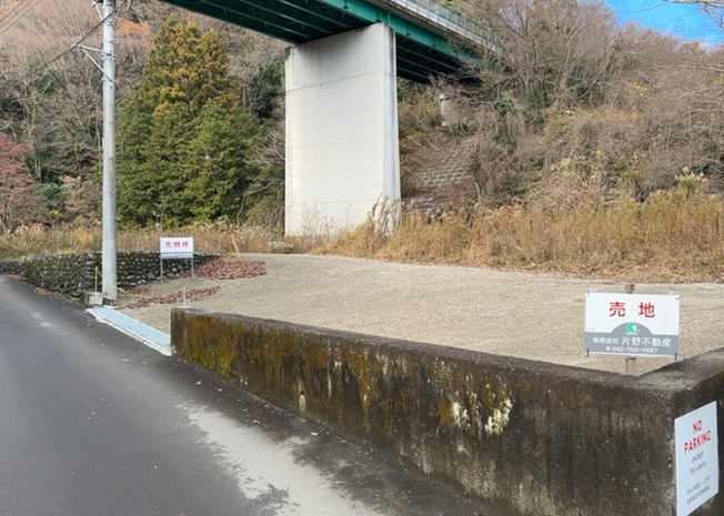 【外観】 | 販売されている全ての土地が、宅地用の土地であるとは限りません。都市計画法に基づき、基本的に住宅を建てることができるのは土地計画区であることに加え、市街化区域として定められている地域のみとなっています。