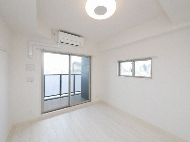 エステムコート大阪WESTⅡの居間・リビング