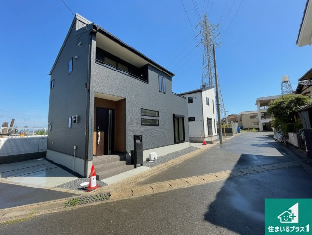 ★29(土)30(日)現地見学可能！★京都市伏見区淀樋爪町　ラスト1邸の前面道路含む現地写真|周辺は閑静な住宅街！前面道路広々で車の出し入れも便利です。駐車が苦手な方でも安心して車庫入れできます！
