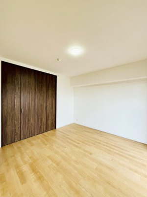 【洋室】 | ファミール鶴見 | 洋室（約8.0帖）