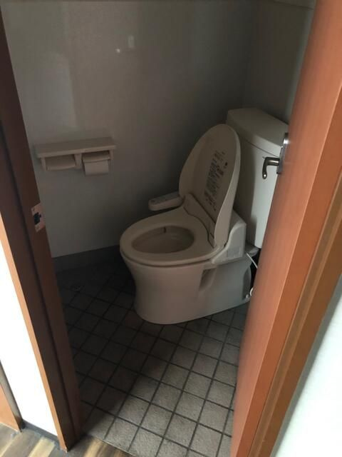 下川入貸事務所のトイレ