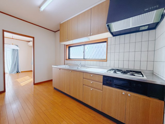 【中古戸建】前橋市六供町4丁目のキッチン|■キッチン｜全スライド式収納キッチン♪お皿や鍋の出し入れもラクラクです（＾＾）！