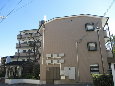 【外観】 | グランディア陽だまりの街（旧テラートⅡ） | 建物の個性を主張するシックな外観です