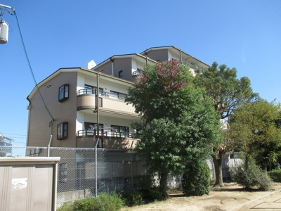 【外観】 | グランディア陽だまりの街（旧テラートⅡ） | 建物の個性を主張するシックな外観です