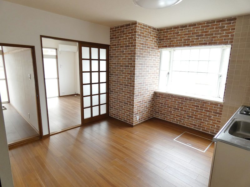 ルーミー成田68号館の居間・リビング