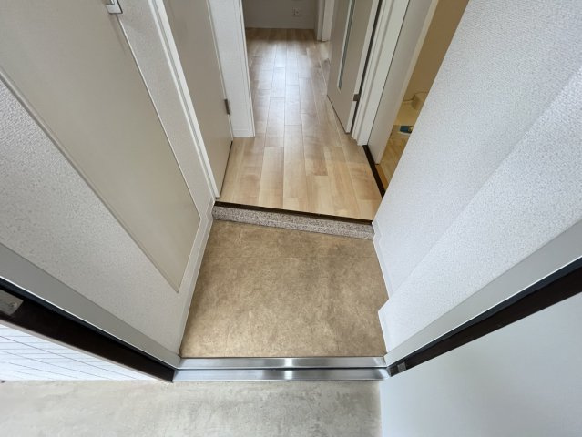 【玄関】 | ホワイトプレシャス
