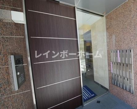 グラン コート志木のエントランス