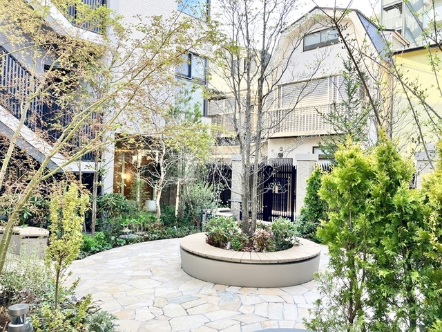 デュオヴェール赤羽のその他共用部分|素敵な中庭です☆