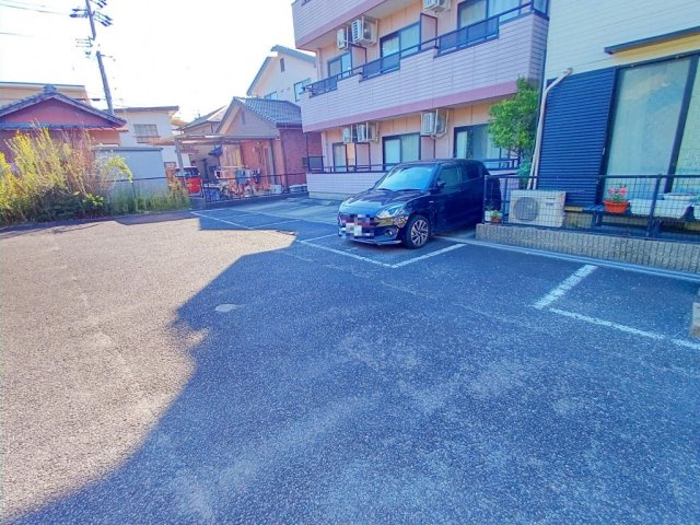 ラフレシスマン　　刈谷市近郊の賃貸ならクラスホーム刈谷店の駐車場