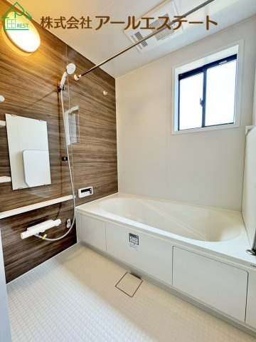 加古川市尾上町口里11期　　山陽電鉄「浜の宮駅」徒歩８分の浴室