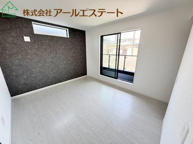 加古川市尾上町口里11期　　山陽電鉄「浜の宮駅」徒歩８分の寝室