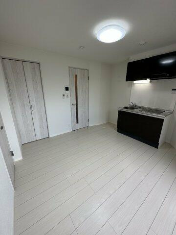 ベイルーム稲田堤Ｓｈａｒｌの居間・リビング