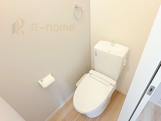 常陸太田市西三町1期　新築戸建て　1号棟のトイレ|温水洗浄便座付きのトイレ。
トイレが２ヵ所設置で朝の忙しい時間でも安心です。