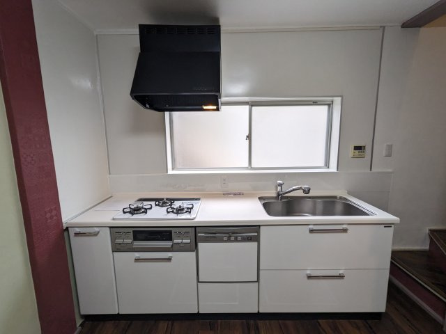 大阪府八尾市上之島町南3丁目　戸建のキッチン|キッチンでお料理をお楽しみください